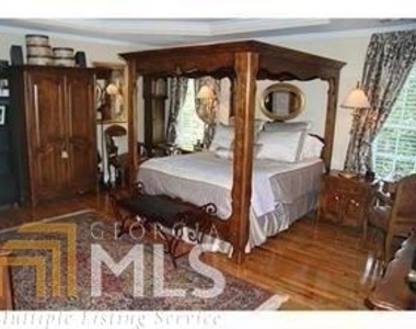 4962 Village Terrace Dr - Photo Thumbnail 11