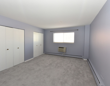 1567 Ridge Avenue - Photo Thumbnail 6