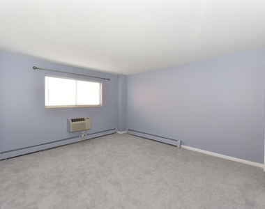 1567 Ridge Avenue - Photo Thumbnail 7