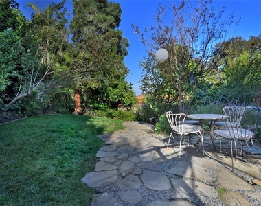 3929 Beverly Glen Boulevard - Photo Thumbnail 32