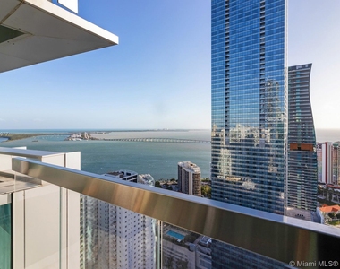 1395 Brickell Ave - Photo Thumbnail 14