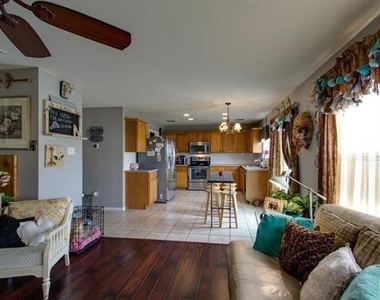 4225 Silverwood Trail - Photo Thumbnail 8