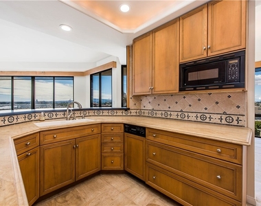 1310 E Ocean Boulevard - Photo Thumbnail 22