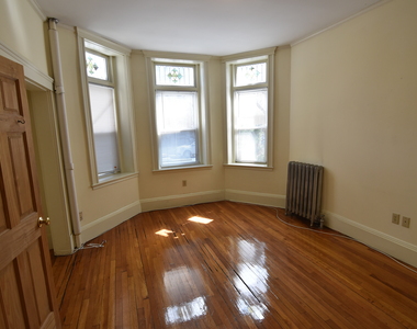 51 Queensberry St. - Photo Thumbnail 8