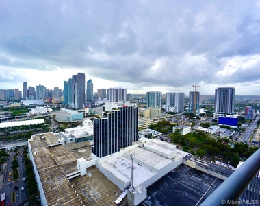 1750 N Bayshore Dr - Photo Thumbnail 10