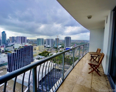 1750 N Bayshore Dr - Photo Thumbnail 11