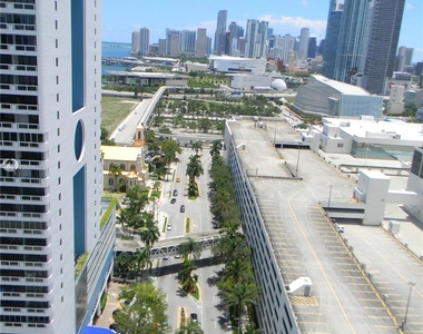 1750 N Bayshore Dr - Photo Thumbnail 22