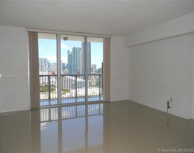 1750 N Bayshore Dr - Photo Thumbnail 20