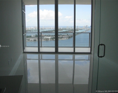 1100 Biscayne Bl - Photo Thumbnail 3