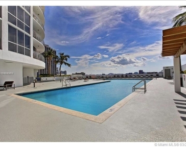 1750 N Bayshore Dr - Photo Thumbnail 43