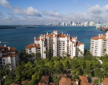 5272 Fisher Island Dr - Photo Thumbnail 46