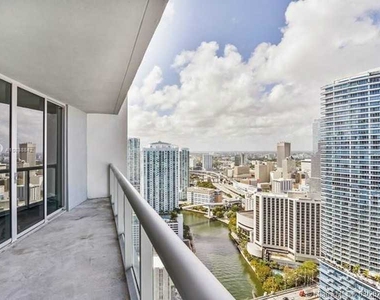 475 Brickell Ave - Photo Thumbnail 18