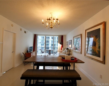 1750 N Bayshore Dr - Photo Thumbnail 14