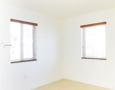 870 Sw 3rd St Apt 2 - Photo Thumbnail 12