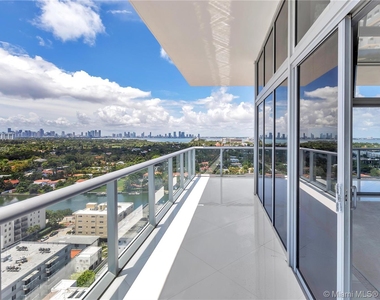 3737 Collins Ave - Photo Thumbnail 43