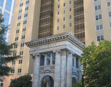 300 W Peachtree St - Photo Thumbnail 1