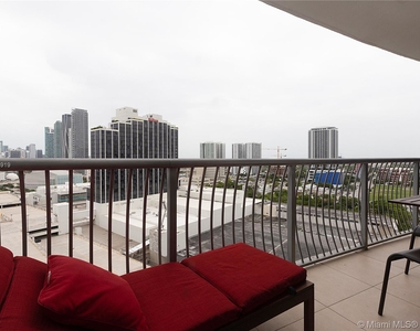 1750 N Bayshore Dr - Photo Thumbnail 9