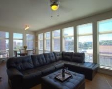 701 Arch Adams St Apt 1088-2 - Photo Thumbnail 9