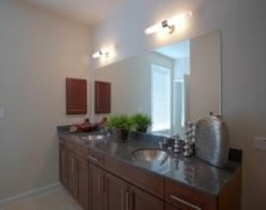 701 Arch Adams St Apt 1088-2 - Photo Thumbnail 14