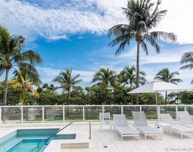 10185 Collins Ave - Photo Thumbnail 12