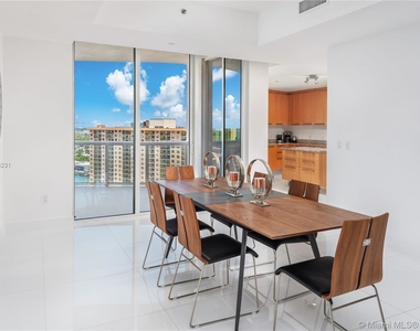 15811 Collins Ave - Photo Thumbnail 6