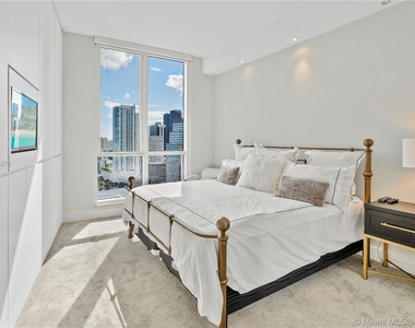 901 Brickell Key Blvd - Photo Thumbnail 46