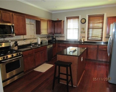 353 Ormond Street Se - Photo Thumbnail 4