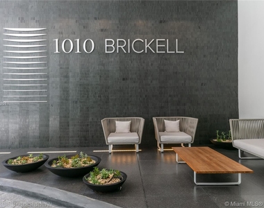 1010 Brickell Ave Unit 2103 - Photo Thumbnail 6