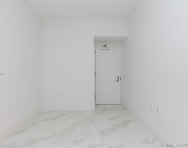 1010 Brickell Ave Unit 2103 - Photo Thumbnail 10