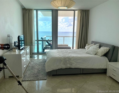 17121 Collins Ave - Photo Thumbnail 30