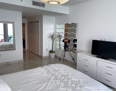 17121 Collins Ave - Photo Thumbnail 39