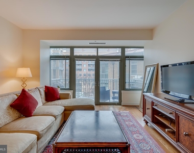 2425 L Street Nw - Photo Thumbnail 7