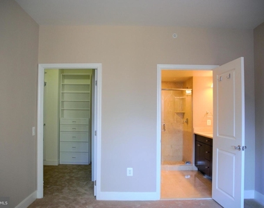 7710 Woodmont Ave #908 - Photo Thumbnail 10