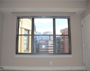 7710 Woodmont Ave #908 - Photo Thumbnail 16