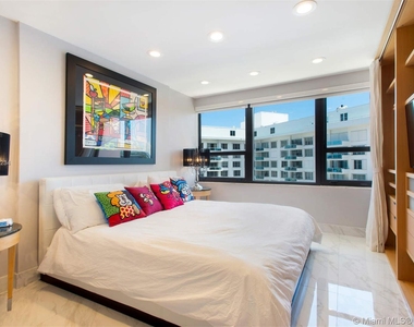 5225 Collins Ave - Photo Thumbnail 14