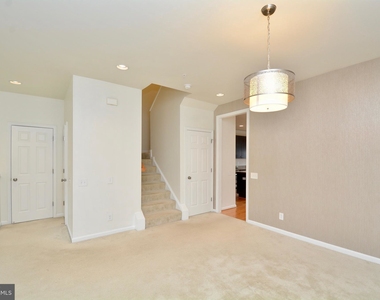 3028 Rittenhouse Circle - Photo Thumbnail 12