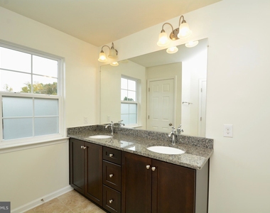 3028 Rittenhouse Circle - Photo Thumbnail 82