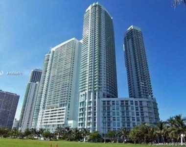 1900 N Bayshore Dr - Photo Thumbnail 0