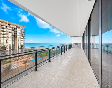 8701 Collins Ave - Photo Thumbnail 6