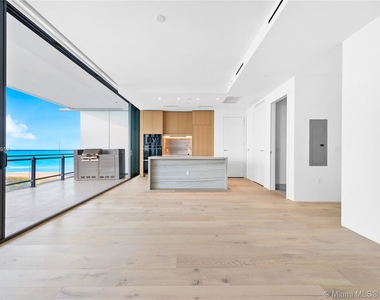 8701 Collins Ave - Photo Thumbnail 3