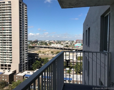 800 N Miami Ave - Photo Thumbnail 4