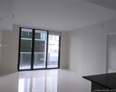 1010 Brickell Ave - Photo Thumbnail 10