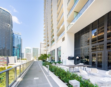 1010 Brickell Av - Photo Thumbnail 83