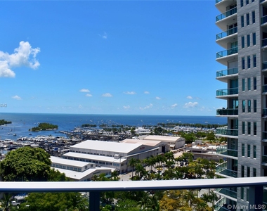 2627 S Bayshore Dr - Photo Thumbnail 10