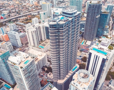 1000 Brickell Plaza - Photo Thumbnail 13