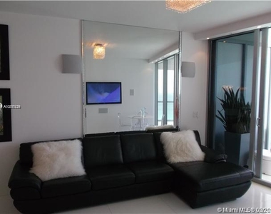 17121 Collins Ave - Photo Thumbnail 8