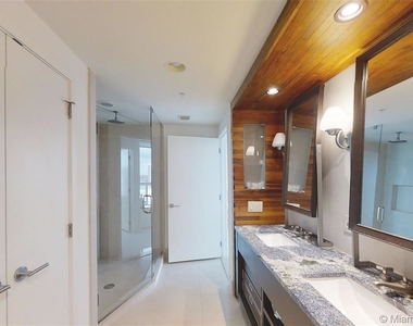 6899 Collins Ave - Photo Thumbnail 14