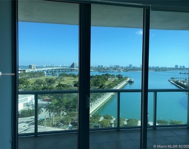 888 Biscayne Blvd - Photo Thumbnail 1