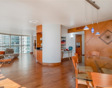 2025 Brickell Ave - Photo Thumbnail 18