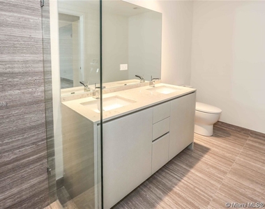 1010 Brickell - Photo Thumbnail 22